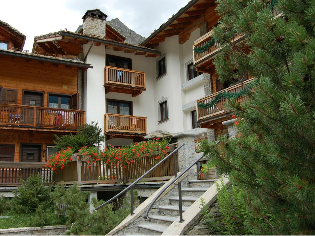 Residence Ruetoreif Gressoney-Saint-Jean Esterno foto