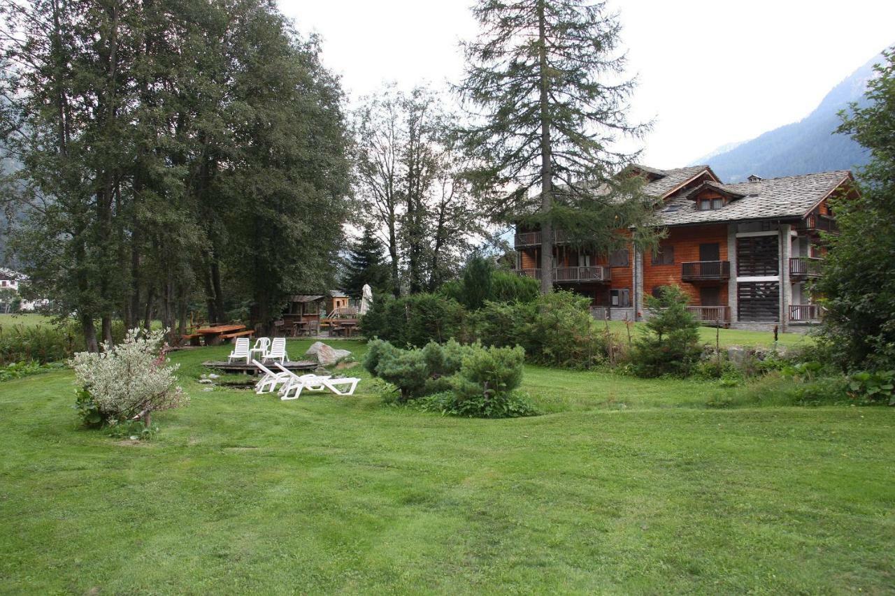 Residence Ruetoreif Gressoney-Saint-Jean Esterno foto